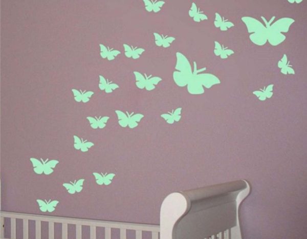 GLOWING BUTTERFLY WALL STICKER 