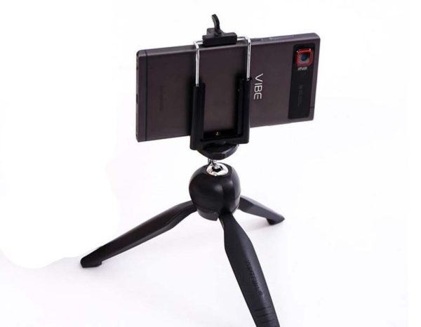 MINI TRIPOD WITH PHONE BACK SIDE 